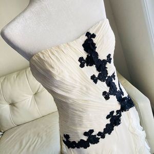 ISSUE New York Formal 100% Silk Cream Black Dress Size 12